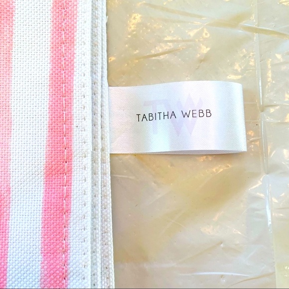 Tabitha Webb placemats in pink and white cotton. Set of 4 - Picture 3 of 5